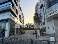 Deux magasin avenue hassan 2 à vendre